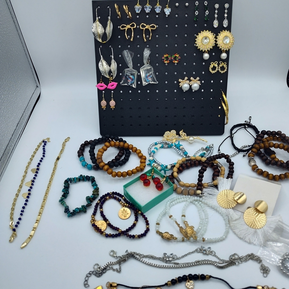 Huge Jewelry Bundle Lot — Boutique Earrings Bracelets Necklaces Mixed Styles NEW